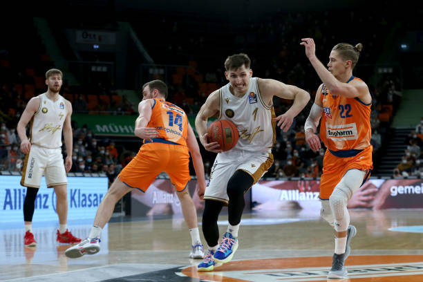 线的球员 线的球员