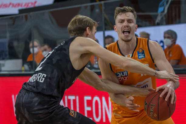 边锋的传中 边锋的传中