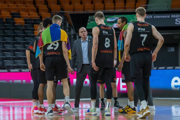 野中的可见 野中的可见